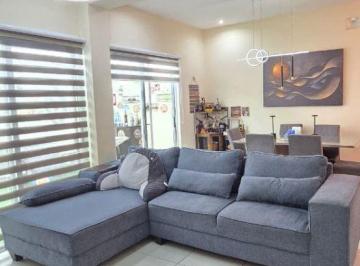 Casa de 3 habitaciones, Benito Juárez · Moderna Casa en Venta en Long Island