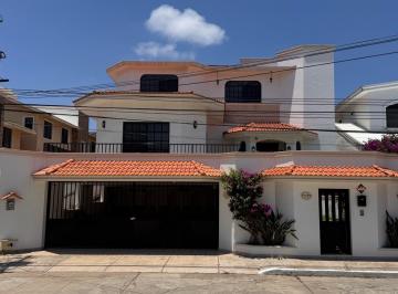 Casa · 514m² · Casa - Fraccionamiento Lomas de La Aurora