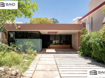 Casa · 200m² · 2 Recámaras · 4 Estacionamientos · Casa Amueblada en Renta en García Ginerés en Mérida Yucatán