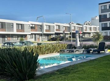 Departamento de 3 habitaciones, El Marqués · Departamento Amueblado Frente a La Anahuac Caminando | 3 Habitaciones | Alberca | Jardín
