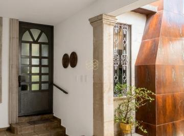 Casa · 209m² · 3 Recámaras · 6 Estacionamientos · Casa en León
