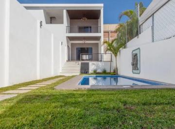 Casa · 330m² · 4 Recámaras · 2 Estacionamientos · Venta de Casa Nueva en Fraccionamiento Burgos