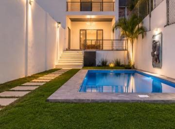 Casa · 430m² · 4 Recámaras · 2 Estacionamientos · Venta de Casa Nueva en Fraccionamiento Burgos