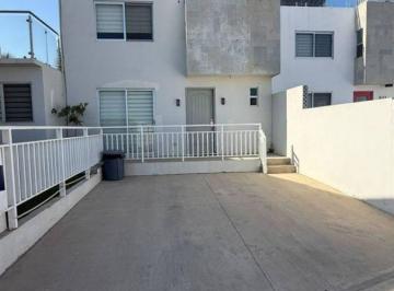 Casa de 4 habitaciones, Ensenada · Casa en Renta con Vista Al Mar en Privada Coral, Ensenada | 4 Recámaras