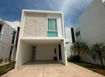 Casa de 3 habitaciones, Mérida · Casa en Renta en Privada de Altabrisa, Mérida, Yucatán