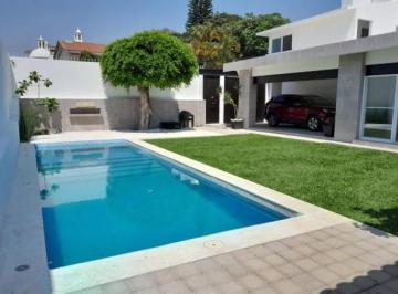 Casa · 292m² · 4 Recámaras · Venta de Casa de 1 Nivel en Zona Dorada de Cuernavaca