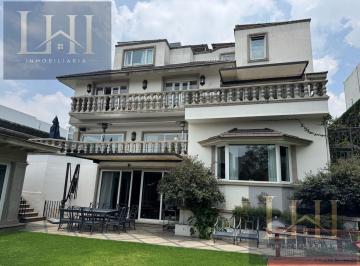 Casa · 1300m² · 3 Recámaras · 5 Estacionamientos · Casa - Bosque de Las Lomas