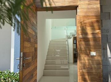 Casa de 3 habitaciones, Tlajomulco de Zúñiga · Casa en Casa Fuerte con Jardín Privado y Amenidades | 193 m² de Construcción