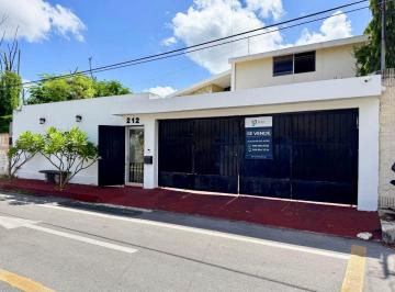 Casa de 4 habitaciones, Mérida · En Venta Casa con Cuatro Recamaras y Salón Independiente Cerca de Altabrisa