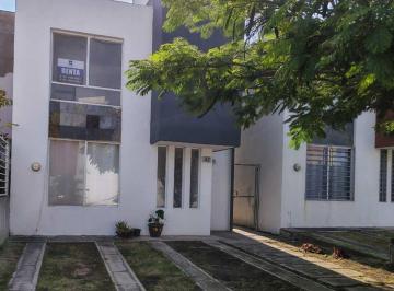 Casa en condominio de 3 habitaciones, Tlajomulco de Zúñiga · Excelente Casa en Renta en Pontevedra Residencial Coto Valiño