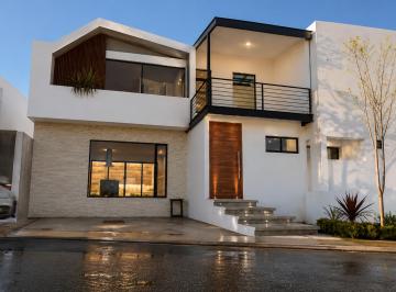 Casa de 2 habitaciones, Querétaro · Casa en Venta en Juriquilla, San Isidro - Hermosa con Diseño de Autor, Luxury