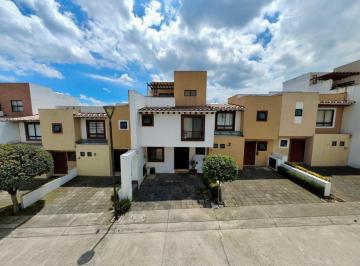 Casa · 141m² · 3 Recámaras · 2 Estacionamientos · Casa en Renta en Villa Toscana, Lerma