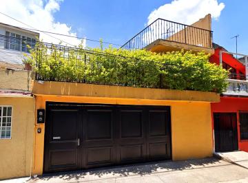 Casa de 4 habitaciones, Naucalpan de Juárez · Casa de 400 m² con 4 Recámaras en Venta en El Conde
