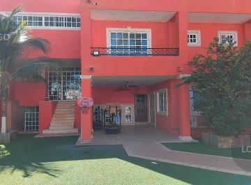 Casa · 1203m² · 6 Recámaras · 4 Estacionamientos · Casa en Renta en Merida en San Antonio Cinta