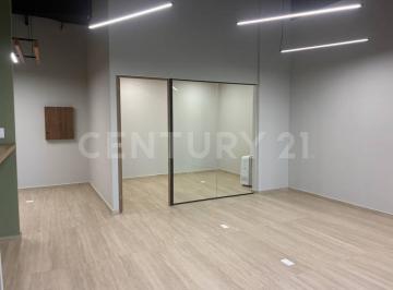 Oficina · 617m² · 1 Estacionamiento · Local Comercial