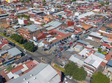 Local comercial · 233m² · 15 Estacionamientos · Local en Uruapan en Esquina Concurrida