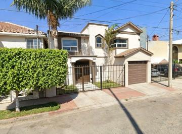 Casa de 4 habitaciones, Tijuana · Casa de 250 m² con 4 Recámaras en Venta en Costa de Oro