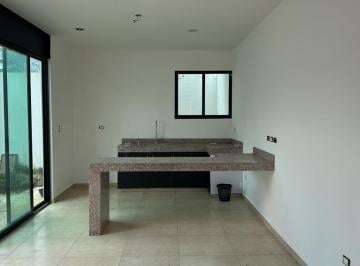 Casa · 160m² · 3 Recámaras · 2 Estacionamientos · Casa de 3 Recámaras en Lindavista, Mérida