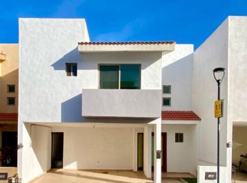 Casa de 3 habitaciones, Saltillo · Se Renta Casa en Privada en San Patricio