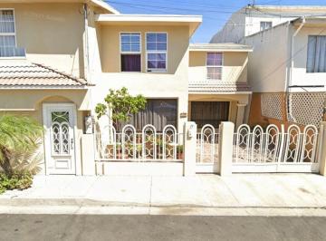 Casa de 4 habitaciones, Tijuana · Casa de 330 m² con 4 Recámaras en Venta en Indeco Universidad