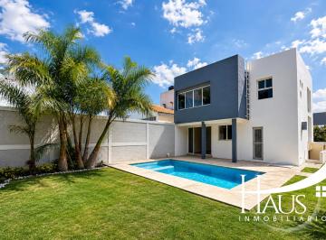 Casa en condominio de 3 habitaciones, Emiliano Zapata · Casa en Venta, en Burgos Cuernavaca