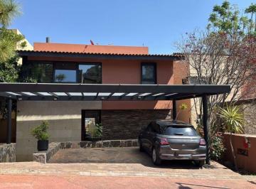 Casa de 4 habitaciones, Morelia · Casa de 384 m² con 4 Recámaras en Venta en Bosque Monarca