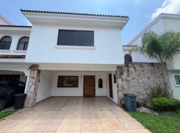 Casa en condominio de 3 habitaciones, Zapopan · Casa Renta Virreyes