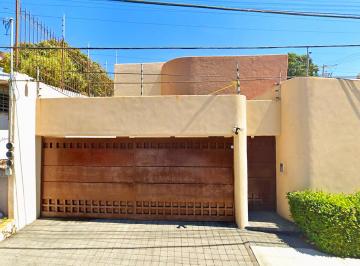 Casa de 6 habitaciones, Acapulco de Juárez · Casa de 373 m² con 6 Recámaras en Venta en Vista Alegre