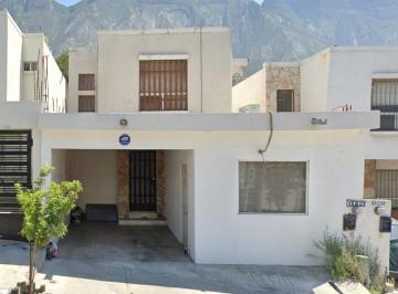 Casa de 3 habitaciones, Santa Catarina · Venta de Casa en Av Mitras Fracc. Mision de Santa Catarina Nuevo León