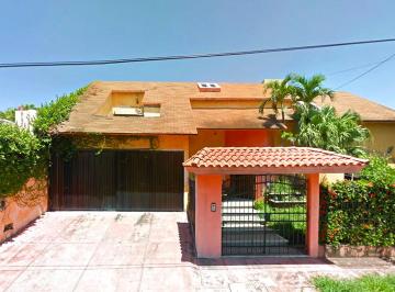 Casa de 5 habitaciones, Veracruz · Casa de 498 m² con 5 Recámaras en Venta en Fraccionamiento Floresta