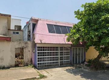 Casa de 4 habitaciones, Coatzacoalcos · Casa de 187 m² con 4 Recámaras en Venta en Vistalmar