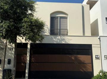 Casa de 3 habitaciones, Apodaca · Casa en Venta en Bosque Alto | Equipada y con Paneles Solares