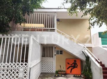 Dúplex · 157m² · 3 Recámaras · 1 Estacionamiento · Casa en Renta, Col, Chapalita, Guadalajara, Jal