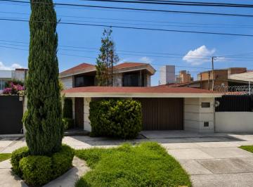 Casa de 6 habitaciones, Naucalpan de Juárez · Casa en Venta en Ciudad Satelite Naucalpan de Juarez Estado de México