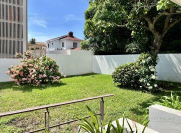 Casa · 505m² · 3 Recámaras · 2 Estacionamientos · Propiedad Para Venta Ubicada en Esquina
