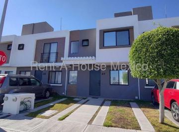 Casa en condominio de 2 habitaciones, El Marqués · Casa en Renta en Zákia | 3 Hab | 1.5 Baños | Patio de 31 m² | Calentador Solar | Amenidades