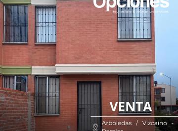 Casa de 3 habitaciones, Salamanca · Casa en Venta en Arboledas Cd Bajio, Clúster Vizcaíno, Calle Perales