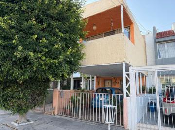 Casa de 3 habitaciones, Zapopan · Casa en Venta Paseos del Sol