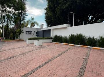 Casa de 3 habitaciones, Guadalajara · Casa en Venta Paseo Via Acueducto 1840 Colinas de San Javier, Guadalajara, Jalisco.