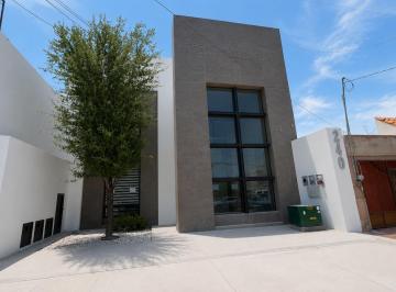 Edificio · 720m² · 10 Recámaras · 4 Estacionamientos · Edificio en Renta en Centro de Torreón Coahuila