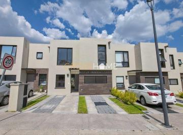 Casa de 4 habitaciones, El Marqués · Casa en Venta en Zakia Queretaro.