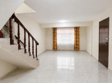 Casa de 3 habitaciones, Ecatepec de Morelos · Casa en Renta a 10 Minutos del Metro Ecatepec
