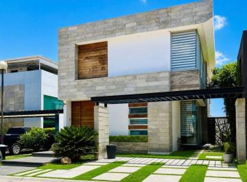 Casa en condominio de 3 habitaciones, Aguascalientes · Casa en Venta en Las Plazas 3 Recamaras