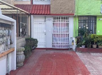 Casa · 55m² · 2 Recámaras · 1 Estacionamiento · Joyas de Cuautitlan Hermosa Casa Recien Remodelada con Bonitos Acabados