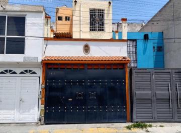 Casa · 140m² · 4 Recámaras · 1 Estacionamiento · La Alborada Casa con Ampliaciones a Unos Pasos de Centros Comerciales y Tren Suburbano