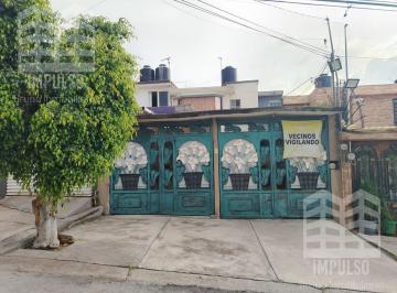 Casa · 110m² · 4 Recámaras · 2 Estacionamientos · Colinas del Lago Casa Sola en El Corazón de Cuautitlan Izcalli