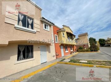 Casa · 77m² · 3 Recámaras · 2 Estacionamientos · Casa en Venta en Conjunto Urbano Real Verona, Tecámac 26 - 3051 Jas