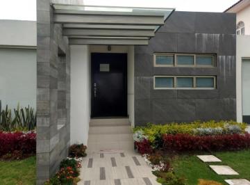 Casa de 3 habitaciones, Metepec · Casa en Renta en Club San Carlos, Metepec