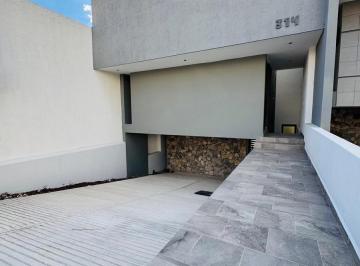 Casa · 283m² · 3 Recámaras · 2 Estacionamientos · Casa en Venta en Punta del Este León Guanauto Zona Este