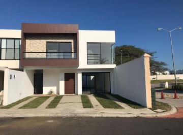 Casa · 155m² · 3 Recámaras · 2 Estacionamientos · Casa en Fraccionamiento Lomas de La Rioja